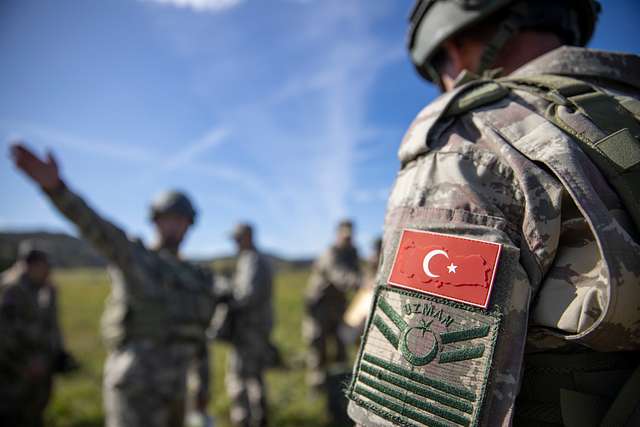 turkish-soldiers-take-part-in-a-multinational-airborne-f96d11.jpg